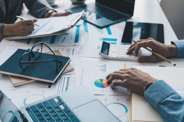 Bráulio Henrique Dias Viana explora como a gestão empresarial preditiva transforma dados em prevenção de riscos e novas oportunidades.