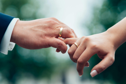 Ex-atriz da Globo Namora há 7 Anos e Revela por que Descarta Casamento: os Bastidores de uma História de Amor que Inspira