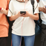 Meta e chatbots de celebridades: os riscos da simulação de Taylor Swift e o debate sobre conteúdo sexual sem permissão