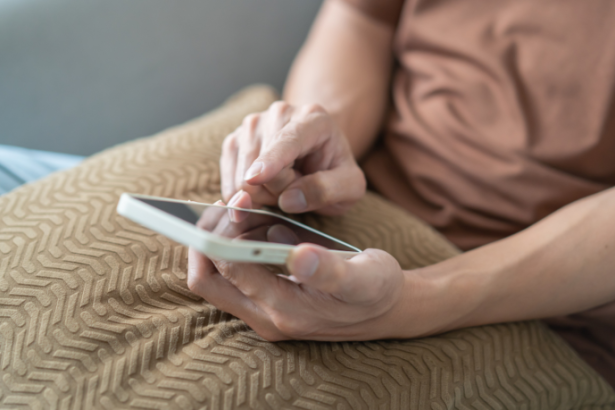 Cegueira temporária em famosas: o que casos recentes revelam sobre riscos além de pomadas