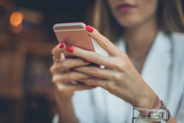 Famosos na política: o avanço das pré-candidaturas e o impacto no cenário eleitoral brasileiro