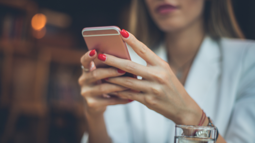 Famosos na política: o avanço das pré-candidaturas e o impacto no cenário eleitoral brasileiro