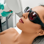 Laser de Alta Tecnologia na Estética: Por Que Celebridades Estão Apostando no Tratamento e o Que Isso Significa Para Você