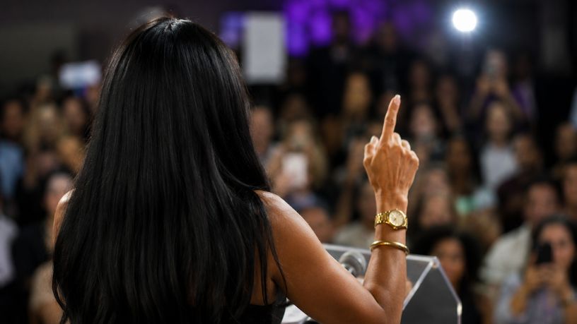 Pré-candidatura de Inês Brasil na política: impacto, comunicação digital e o papel das celebridades no cenário eleitoral brasileiro