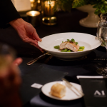 Met Gala e o jantar das celebridades: por que certos alimentos são proibidos e o que isso revela sobre imagem e comportamento