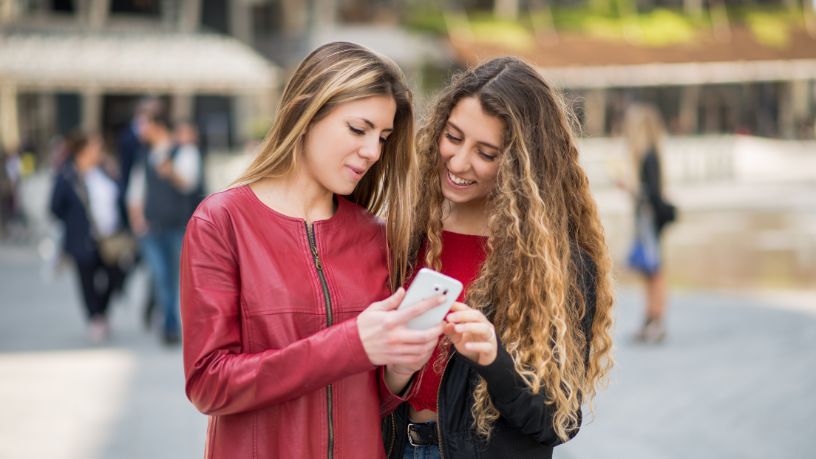O impacto do comportamento das famosas nas redes sociais: a busca por transparência sobre mudanças físicas